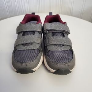 Carters Sneaker